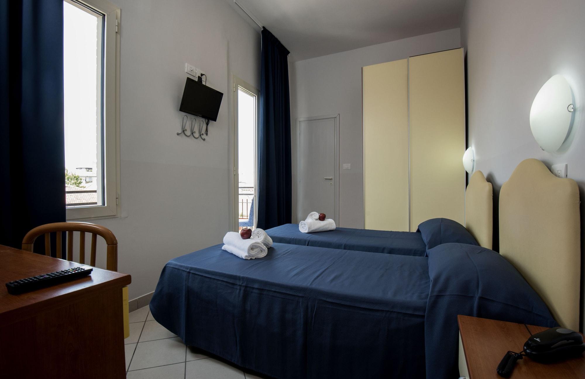 Hotel Scarlet Ріміні Екстер'єр фото